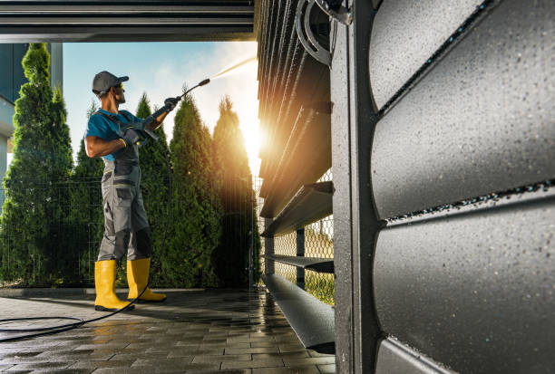 Best Garage Pressure Washing  in Independence, IA